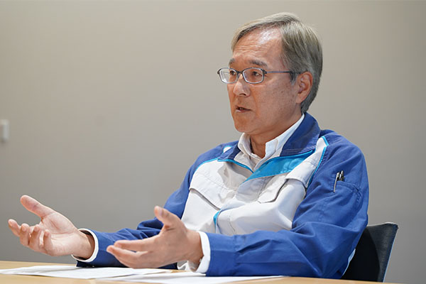 インタビューの様子